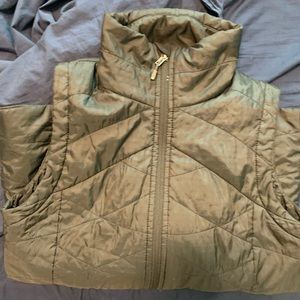 Columbia woman’s small Omni-heat vest